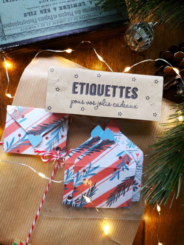 etiquettes de Noël en forme d'enveloppe
