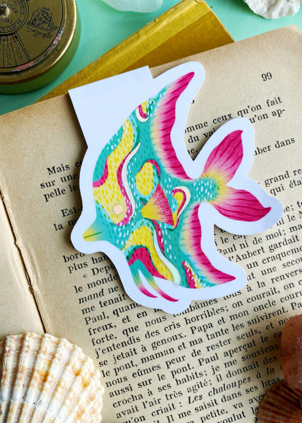 marque page magnetique rainbow fish poisson marie clohey.jpg scaled